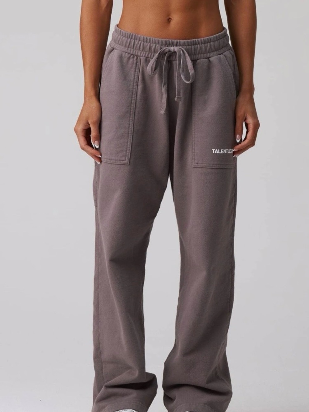 TALENTLESS Women's Carpenter Relaxed Drawstring Sweatpants in Mushroom